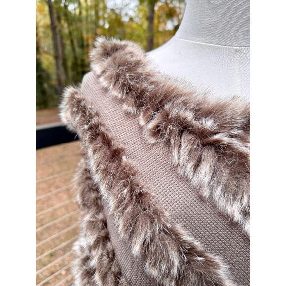 Chico’s Faux Fur Trim Knit Poncho Taupe Brown Cozy Chic Fall Layer S/M - Picture 8 of 9